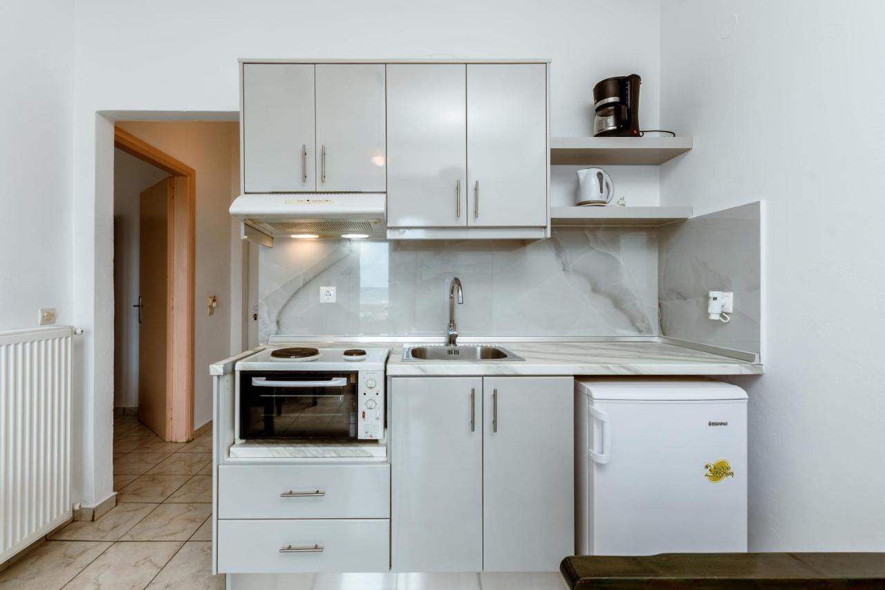 Asterina Seaside Apartments Каливес Экстерьер фото